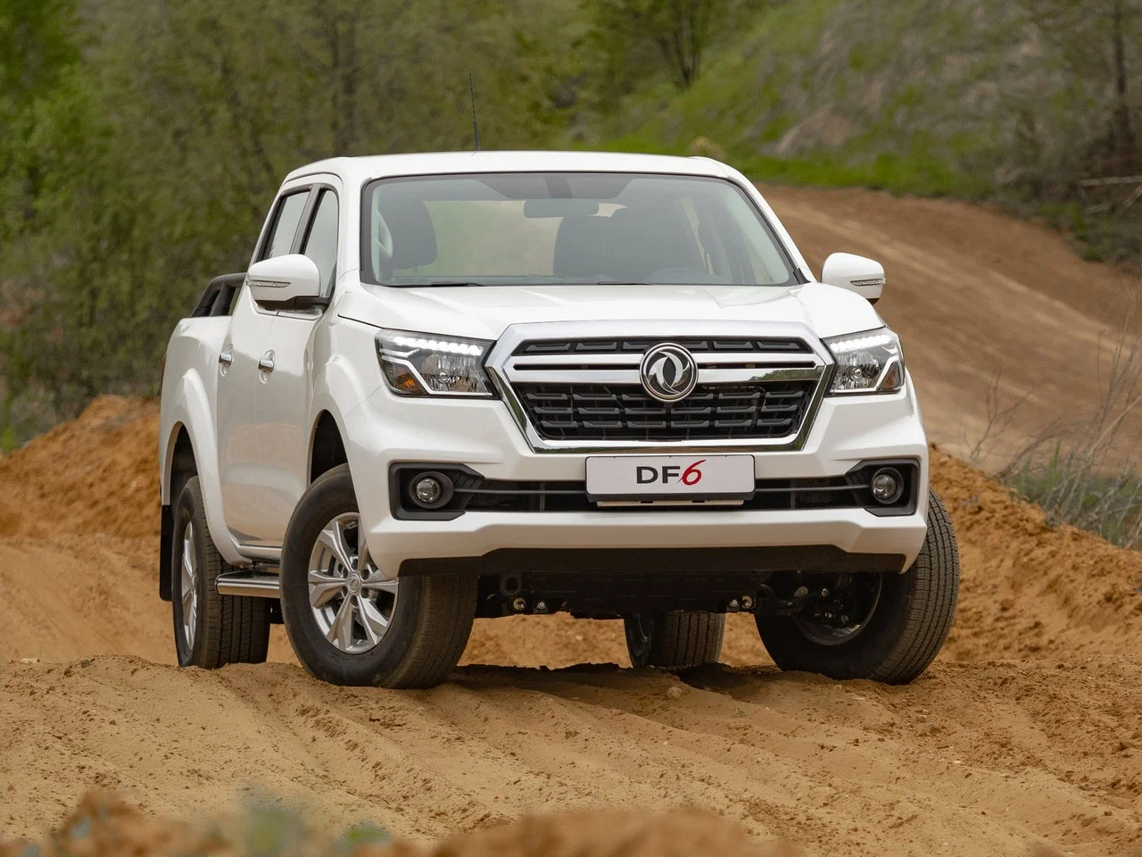 Интерьер/салон нового автомобиля DongFeng DF6