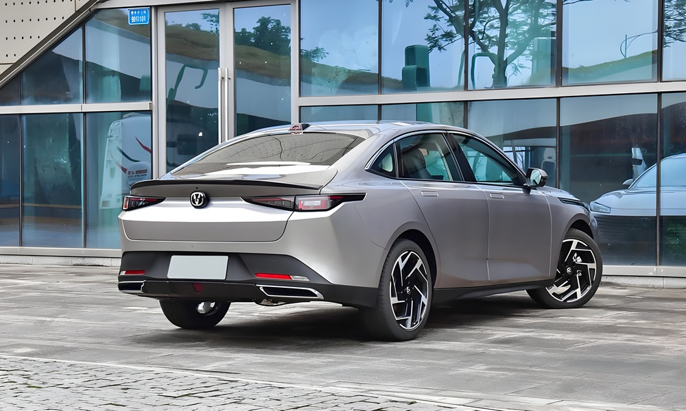 Интерьер/салон нового автомобиля Changan Lamore
