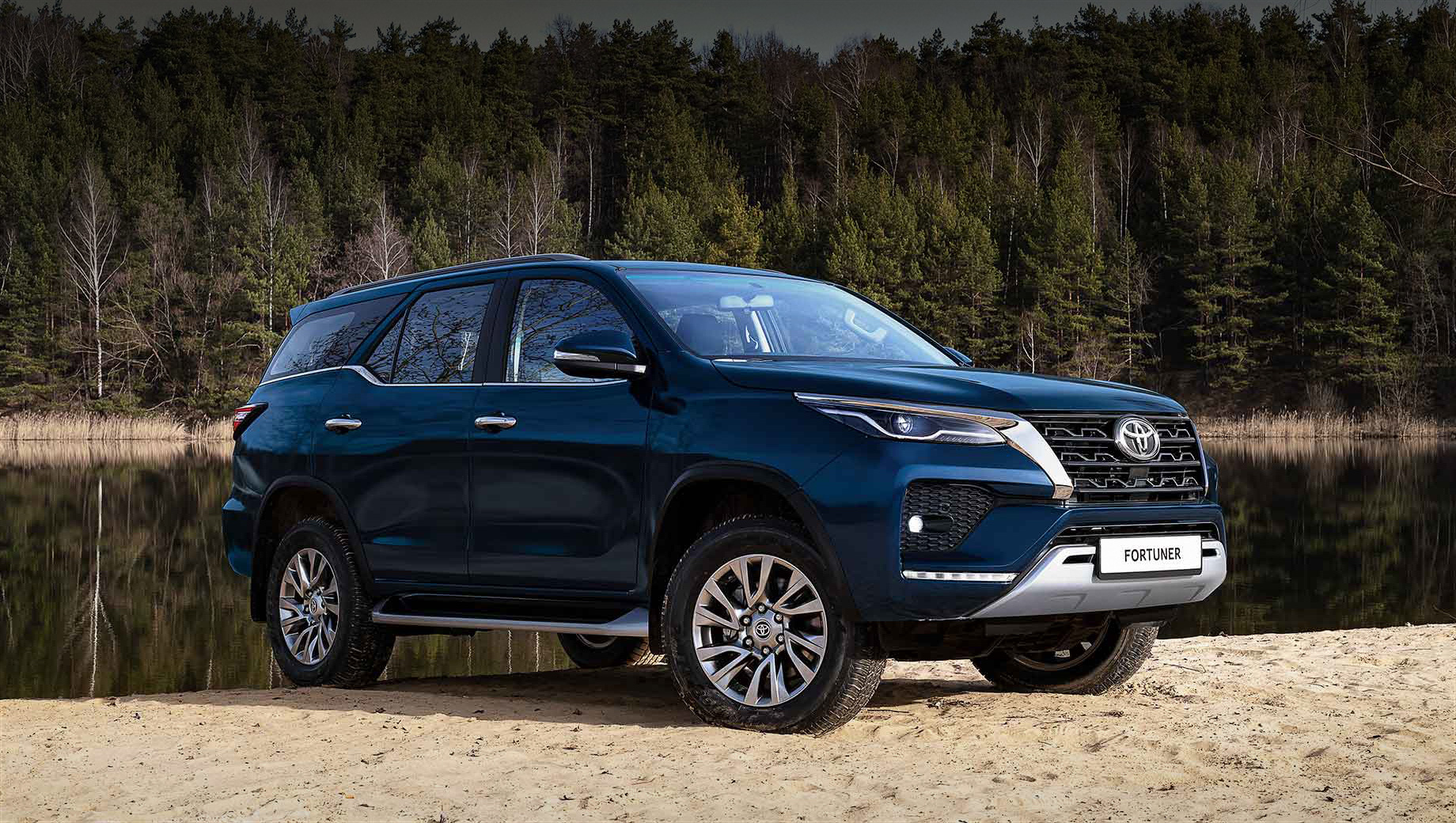 Внешний вид нового автомобиля Toyota Fortuner
