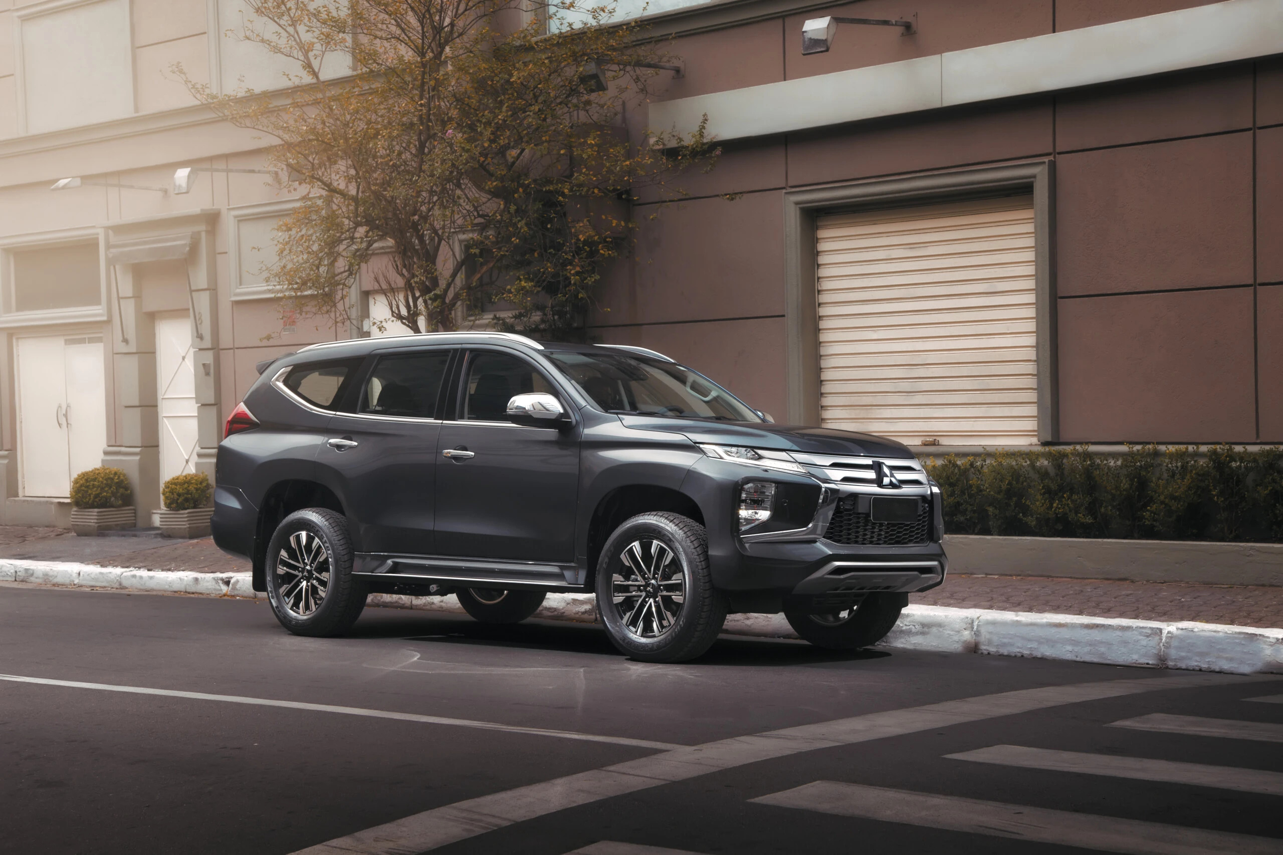 Внешний вид нового автомобиля Mitsubishi Montero Sport