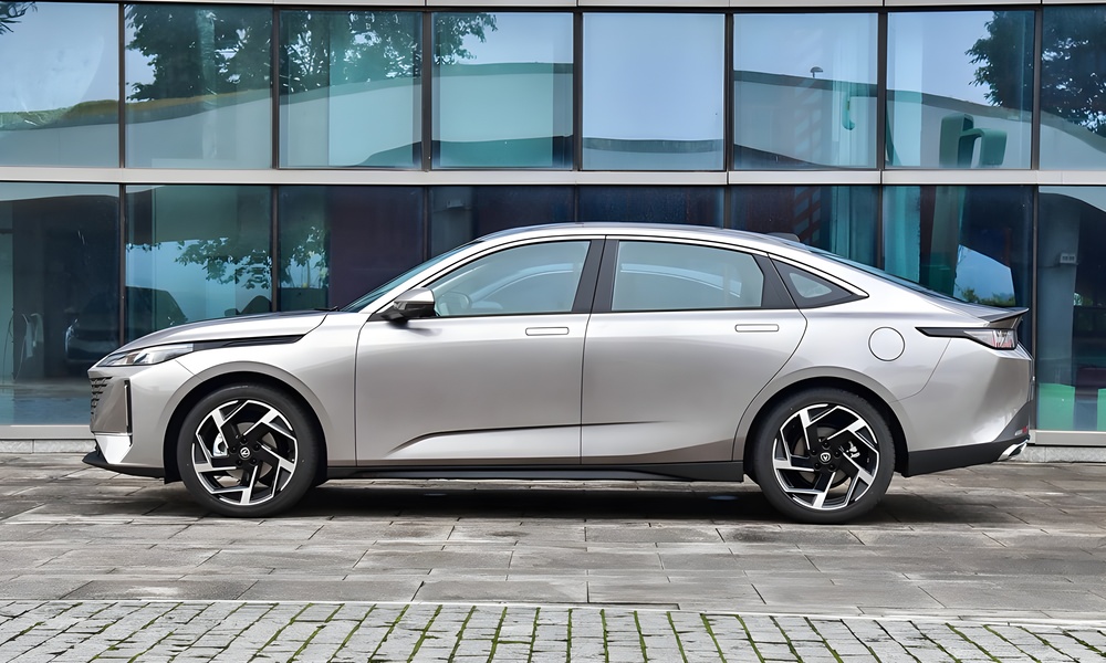 Интерьер/салон нового автомобиля Changan Lamore
