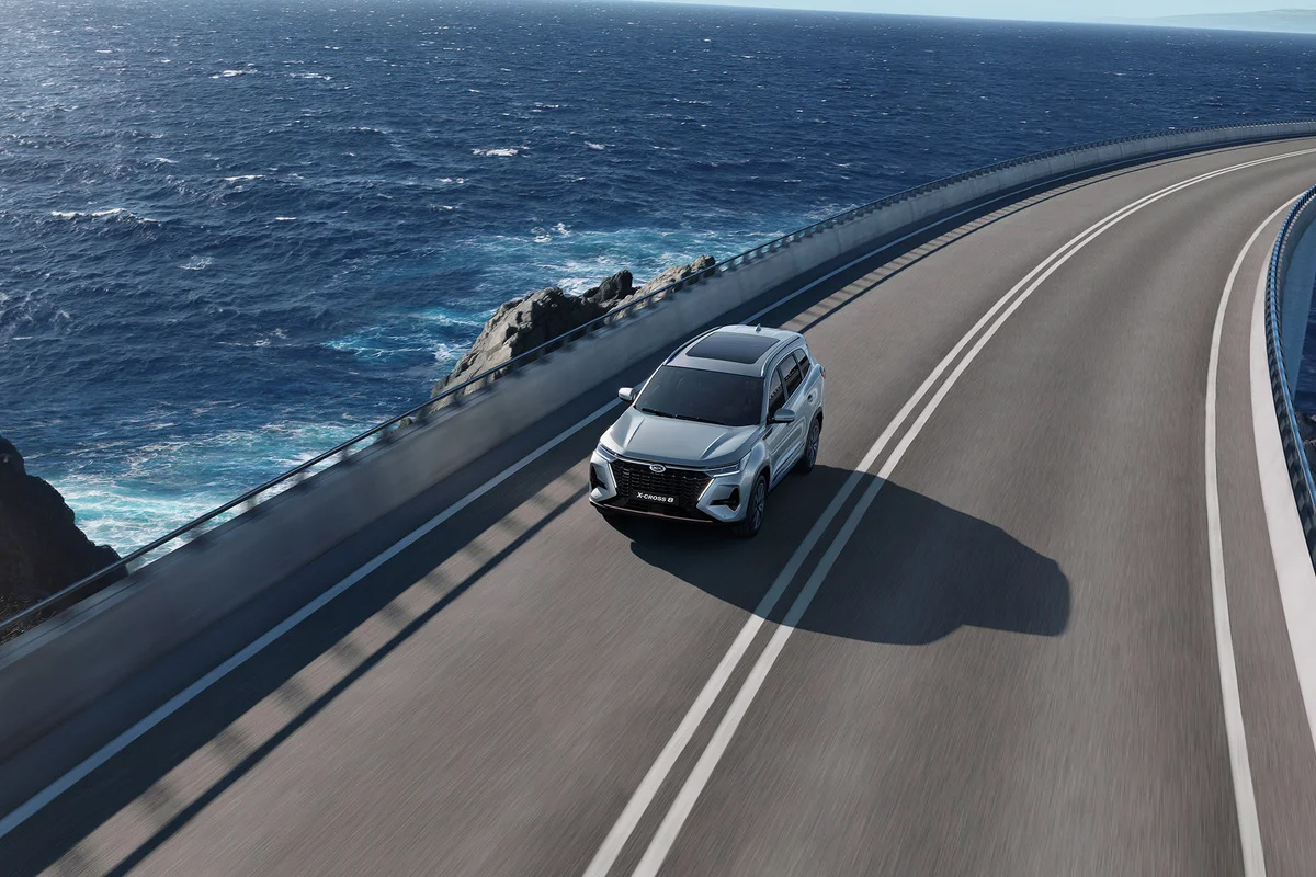 Интерьер/салон нового автомобиля Xcite X-Cross 8