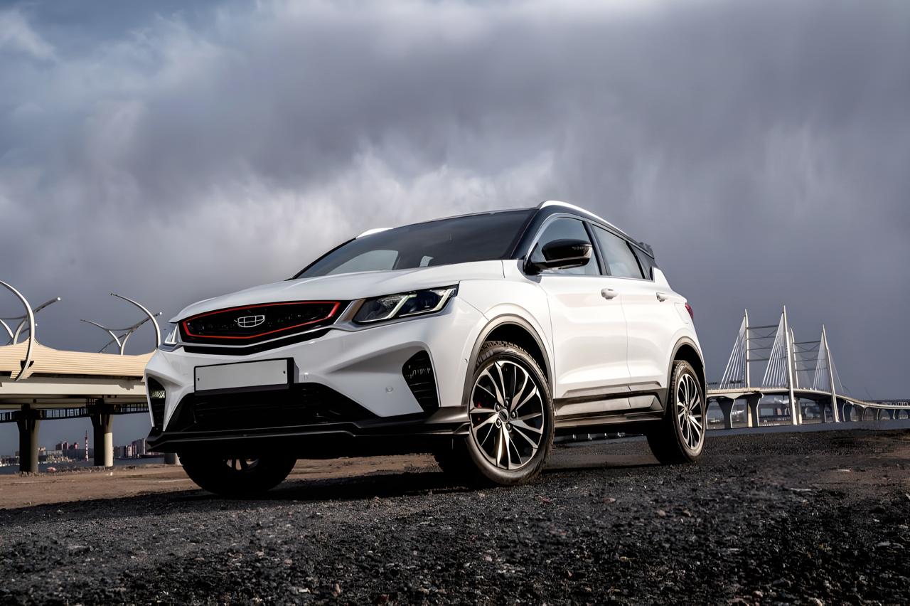 Интерьер/салон нового автомобиля Geely Coolray