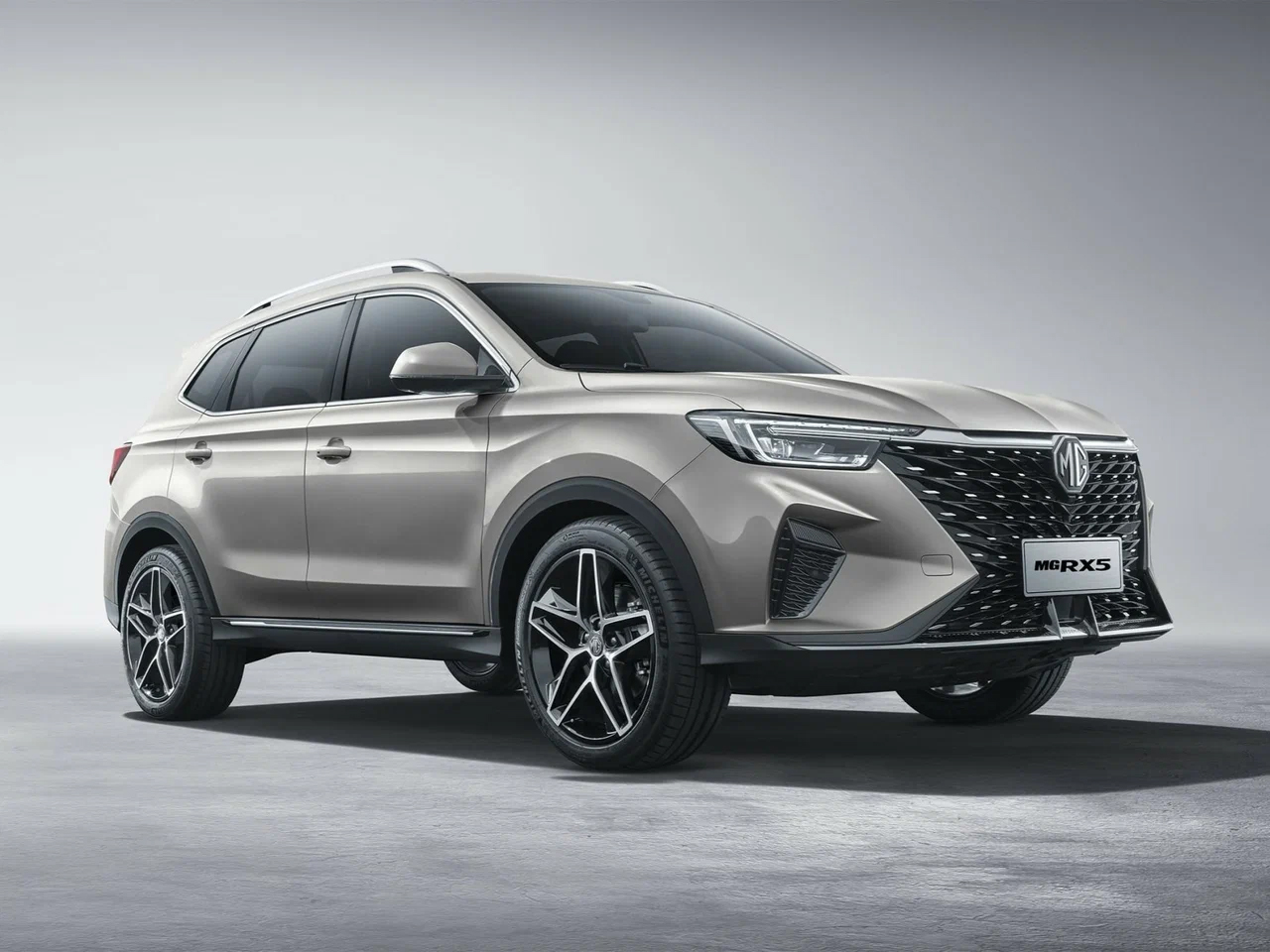Интерьер/салон нового автомобиля MG RX5