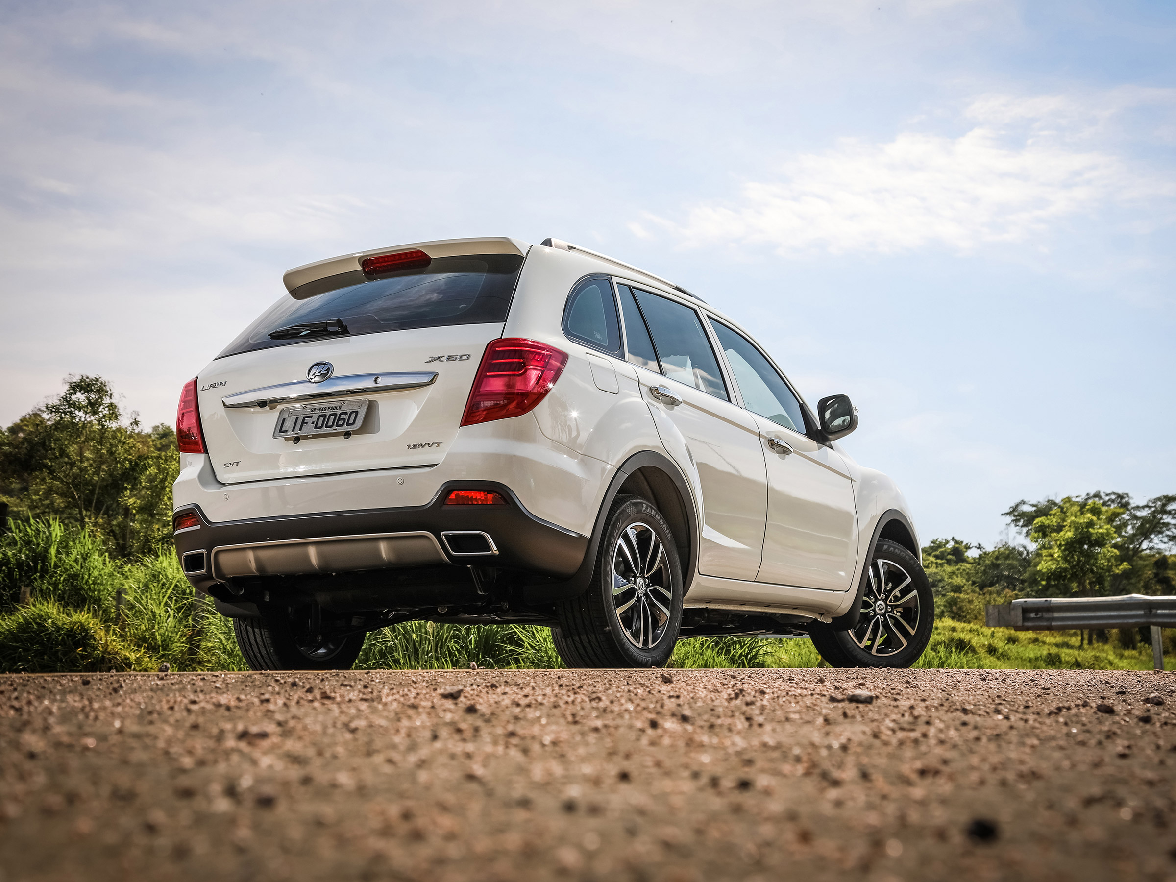 Внешний вид нового автомобиля Lifan X60