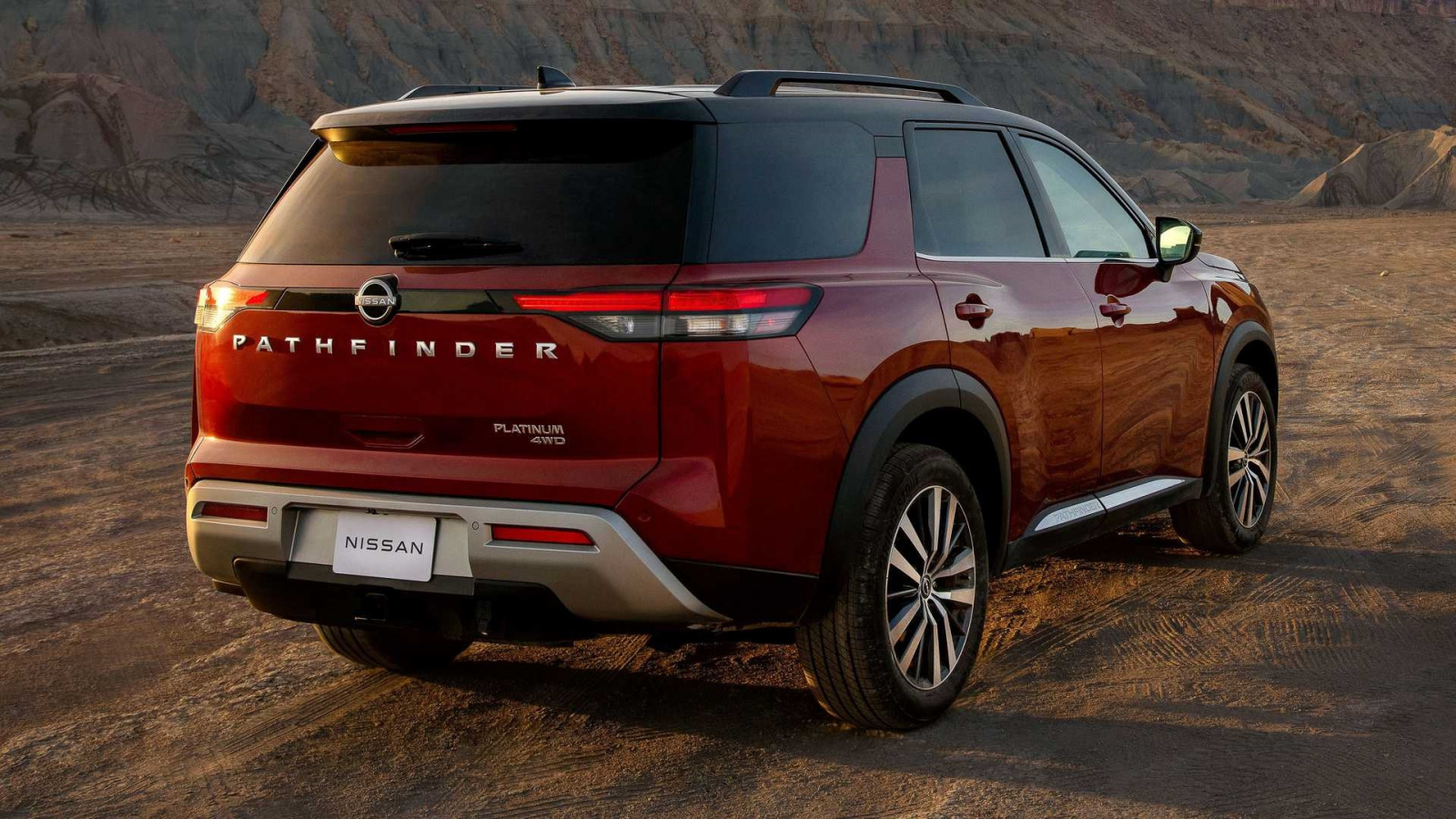 Внешний вид нового автомобиля Nissan Pathfinder