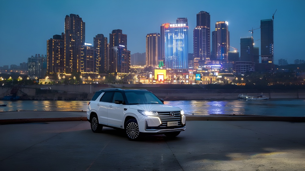 Интерьер/салон нового автомобиля Changan CS95