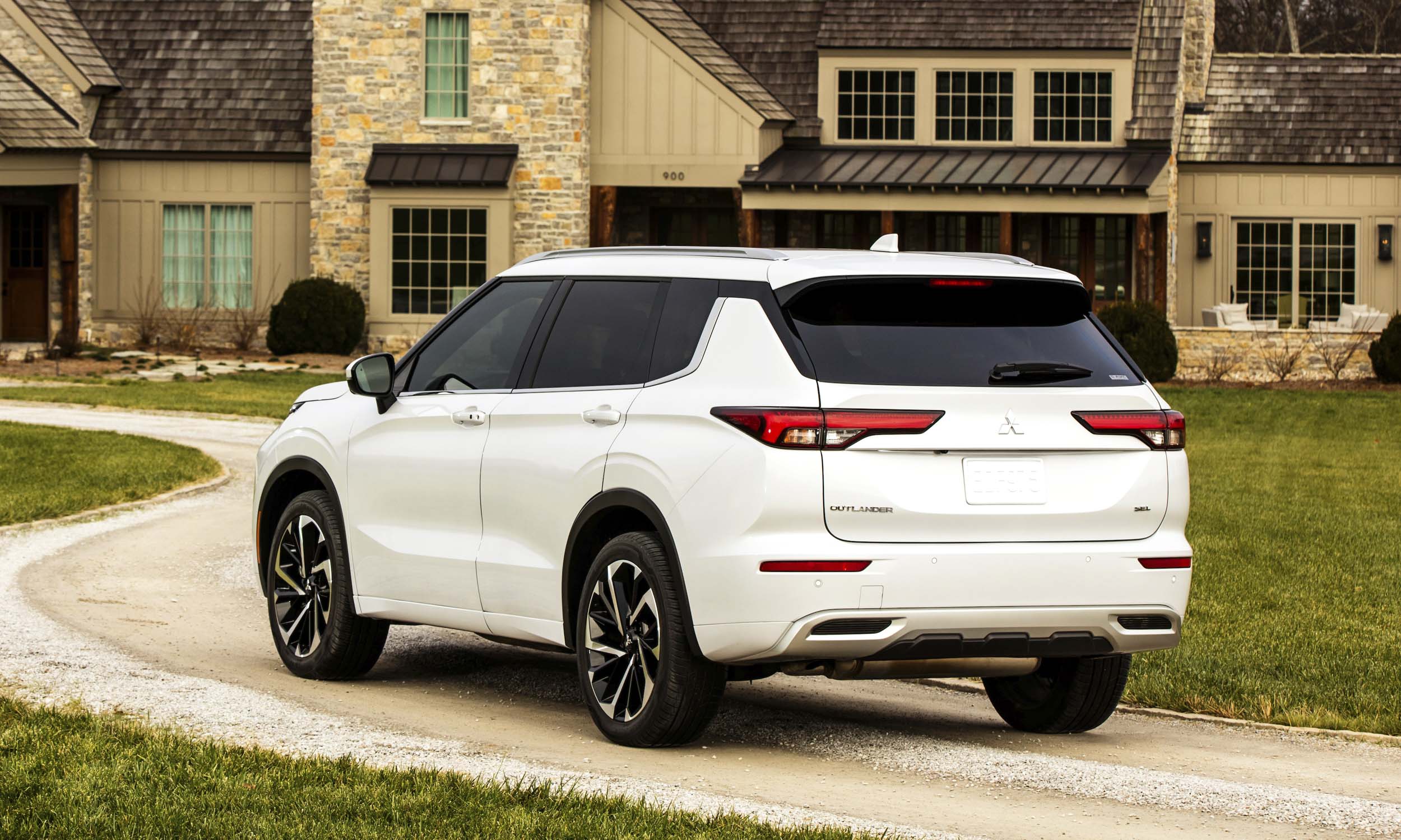 Внешний вид нового автомобиля Mitsubishi Outlander