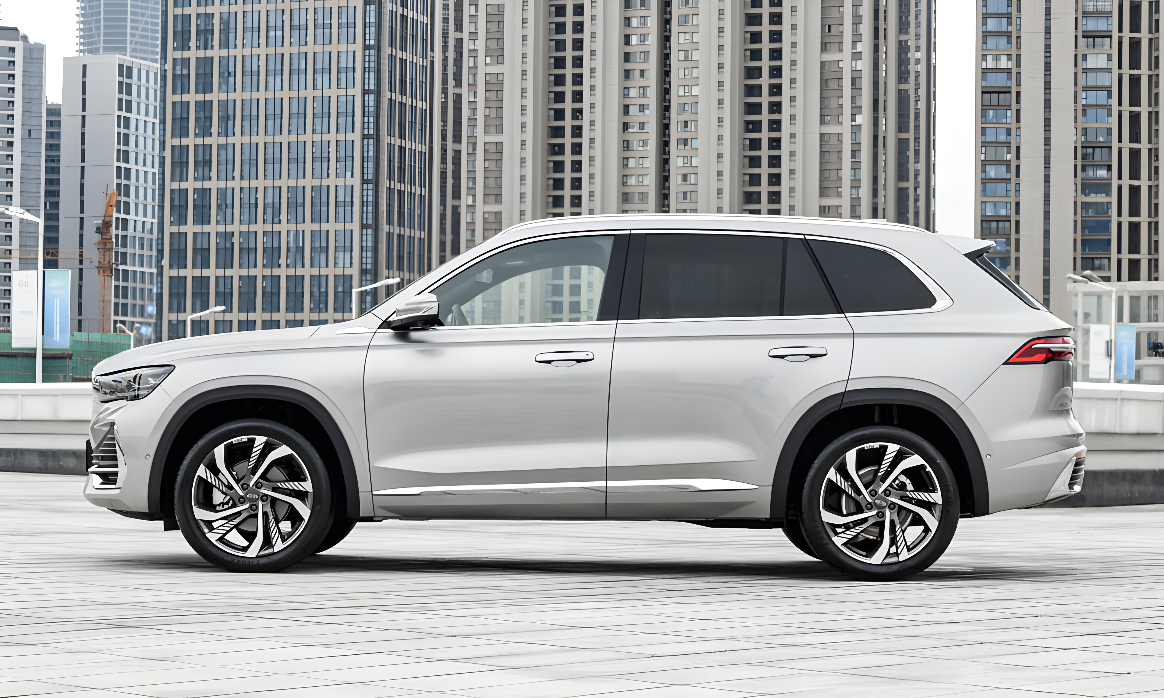 Внешний вид нового автомобиля Geely Monjaro