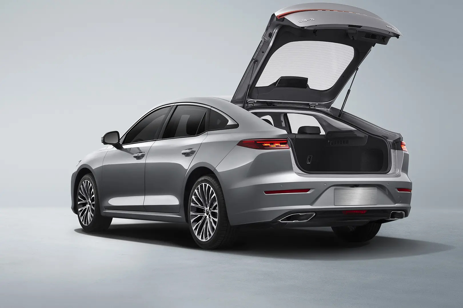 Интерьер/салон нового автомобиля FAW Bestune B70