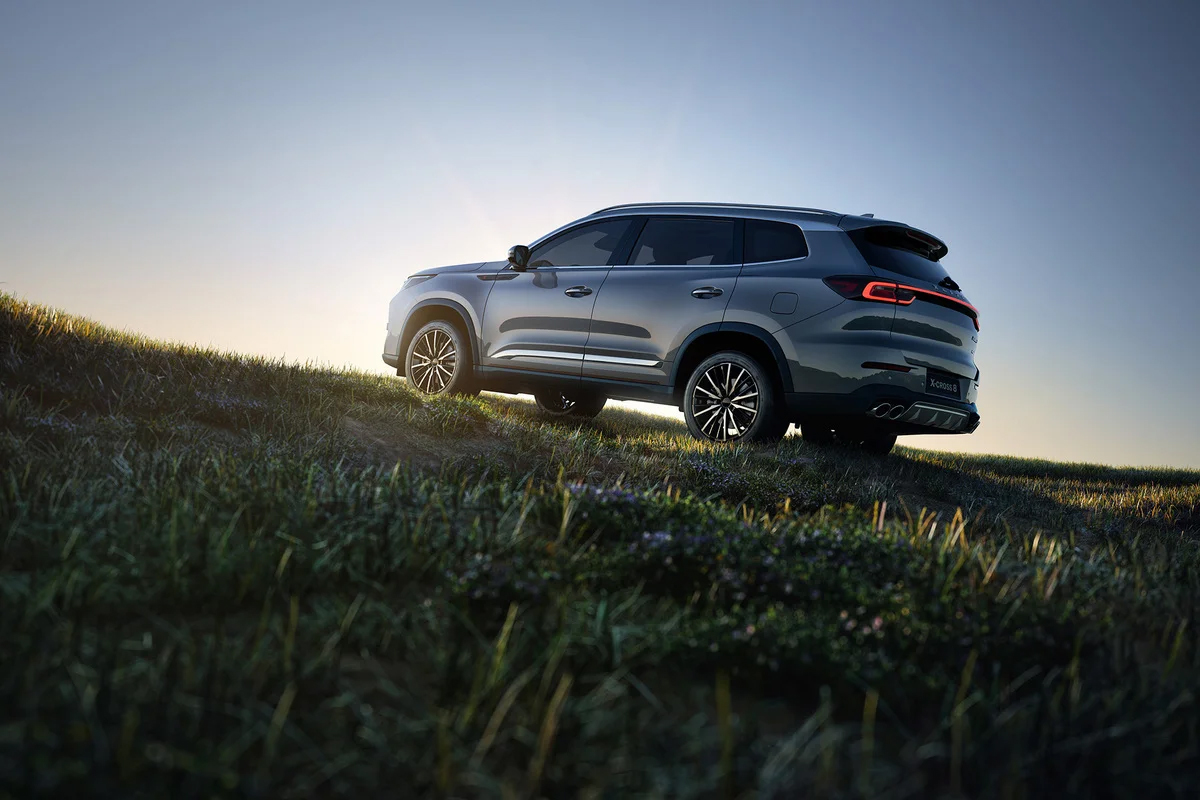 Интерьер/салон нового автомобиля Xcite X-Cross 8