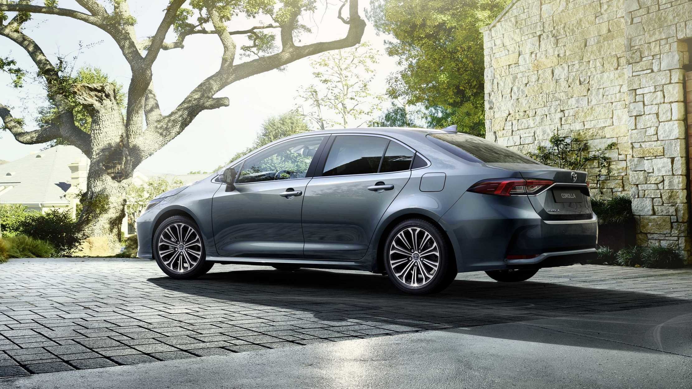 Интерьер/салон нового автомобиля Toyota Corolla