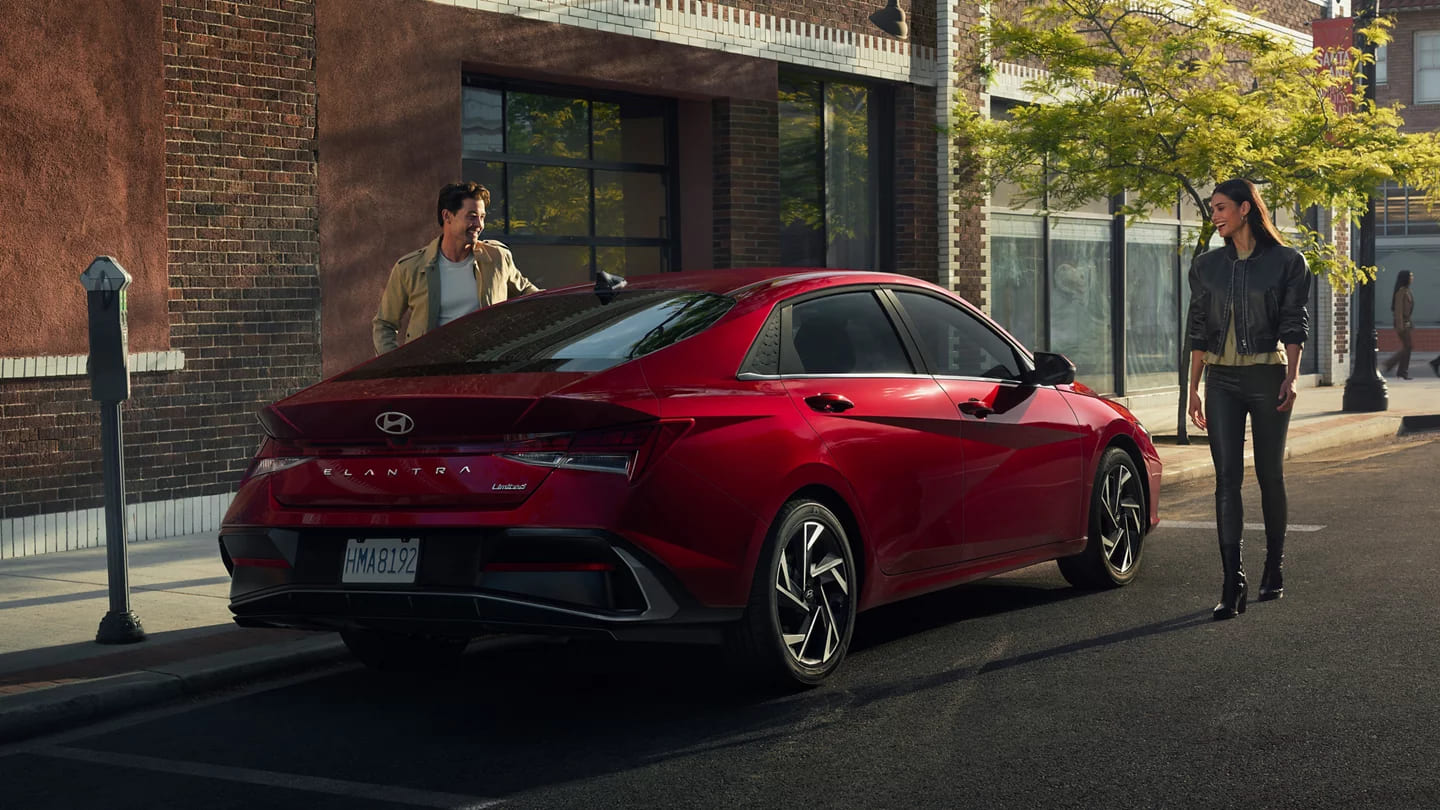 Внешний вид нового автомобиля Hyundai Elantra NEW