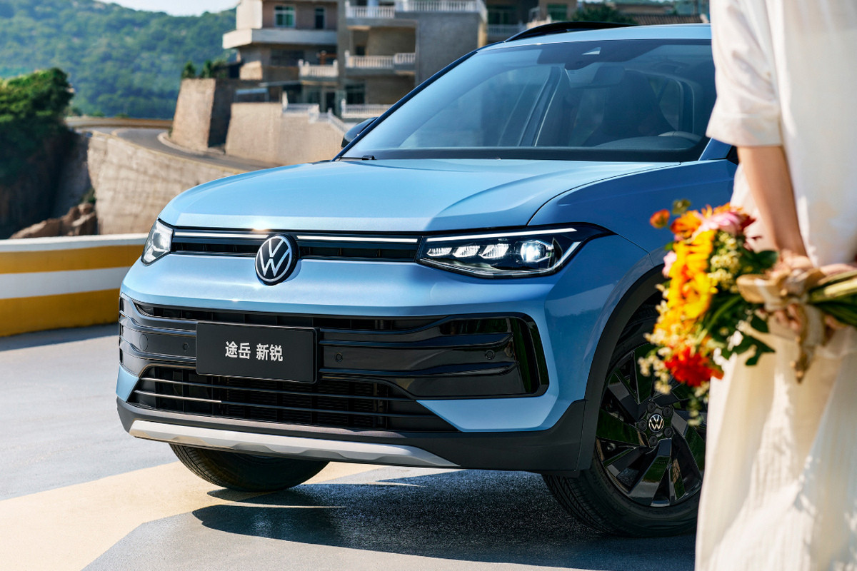 Интерьер/салон нового автомобиля Volkswagen Tharu XR