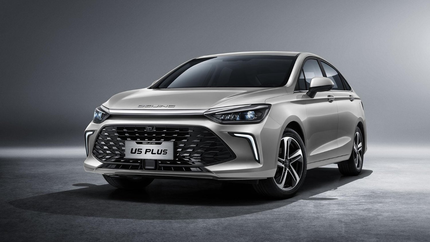 Интерьер/салон нового автомобиля BAIC U5 Plus