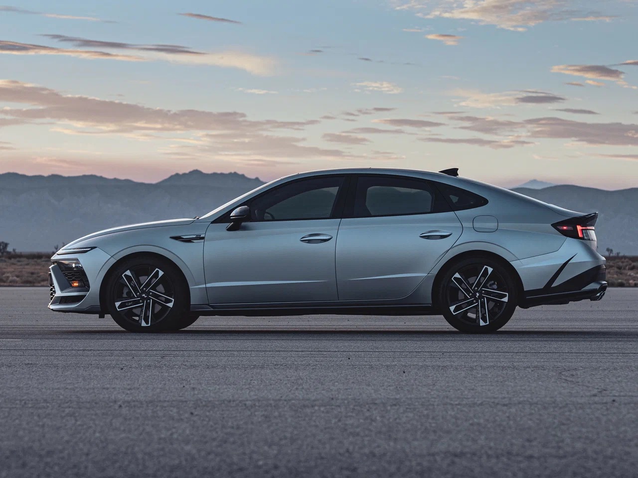 Интерьер/салон нового автомобиля Hyundai Sonata