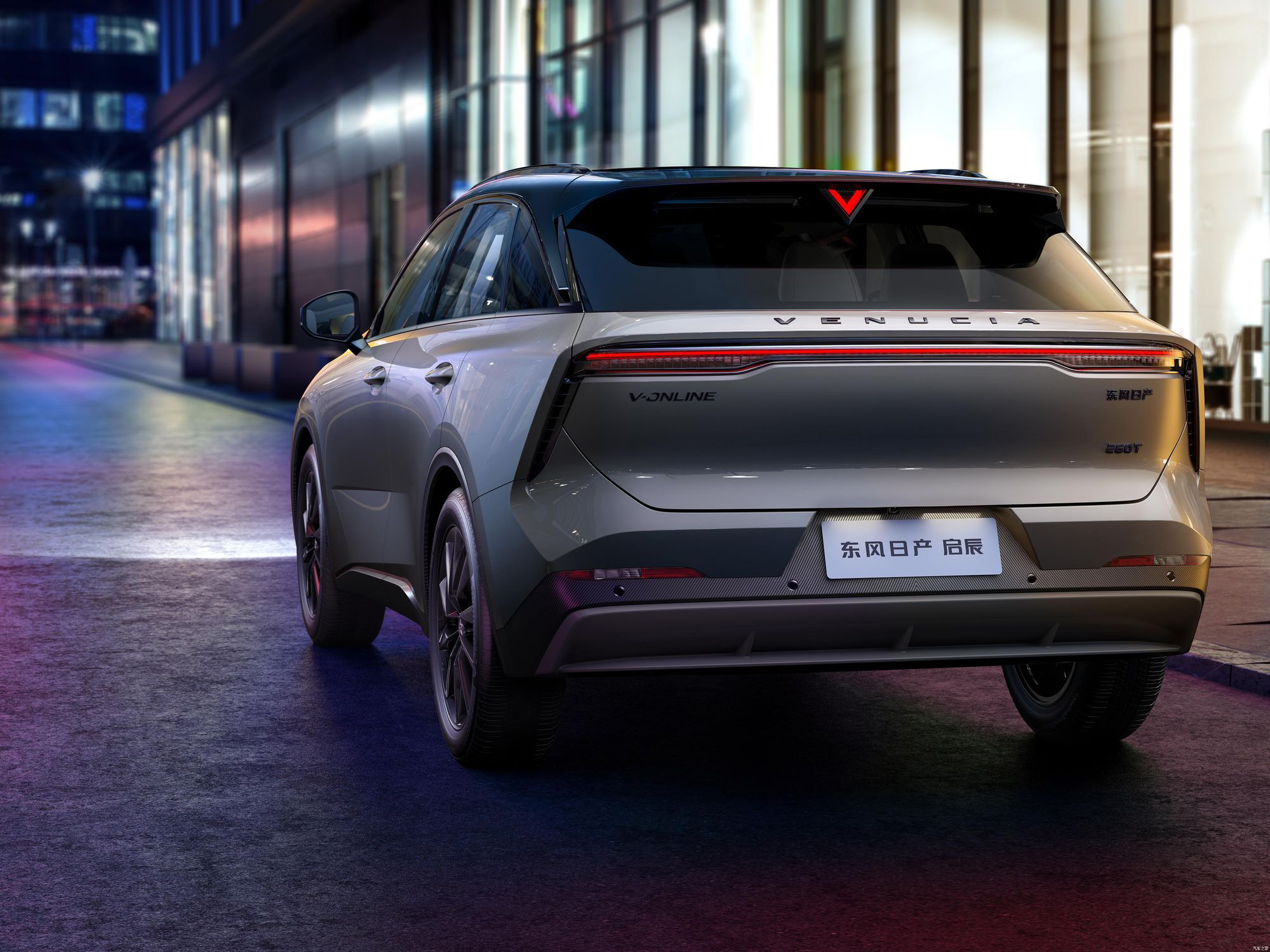 Внешний вид нового автомобиля Venucia V-Online