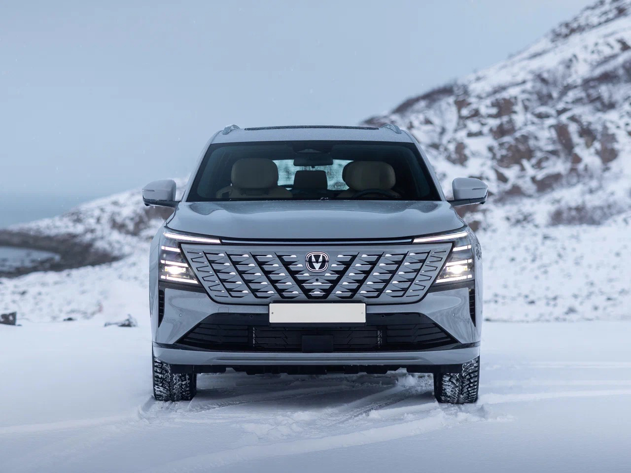 Интерьер/салон нового автомобиля Changan CS75 Plus