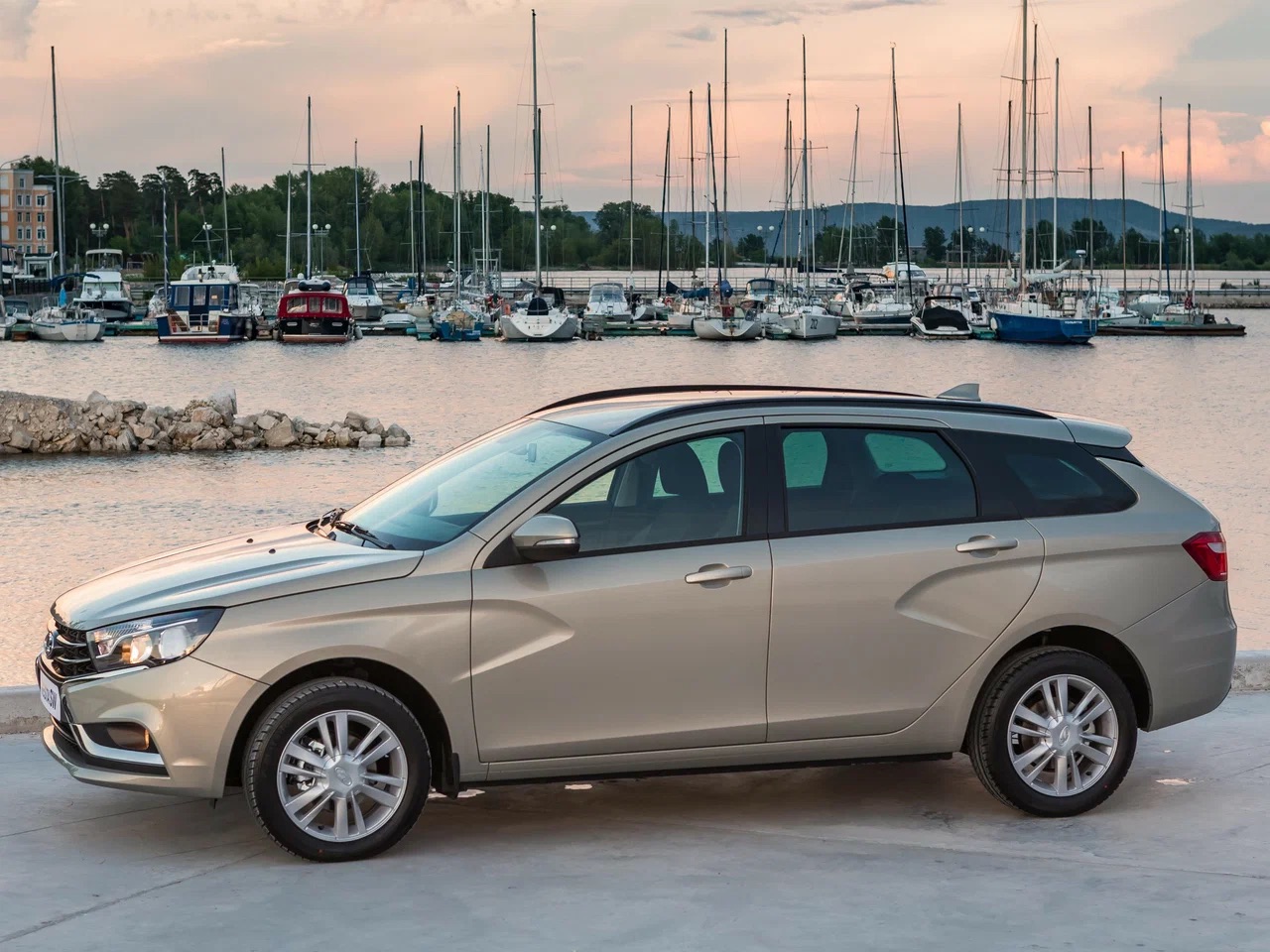 Интерьер/салон нового автомобиля LADA Vesta SW