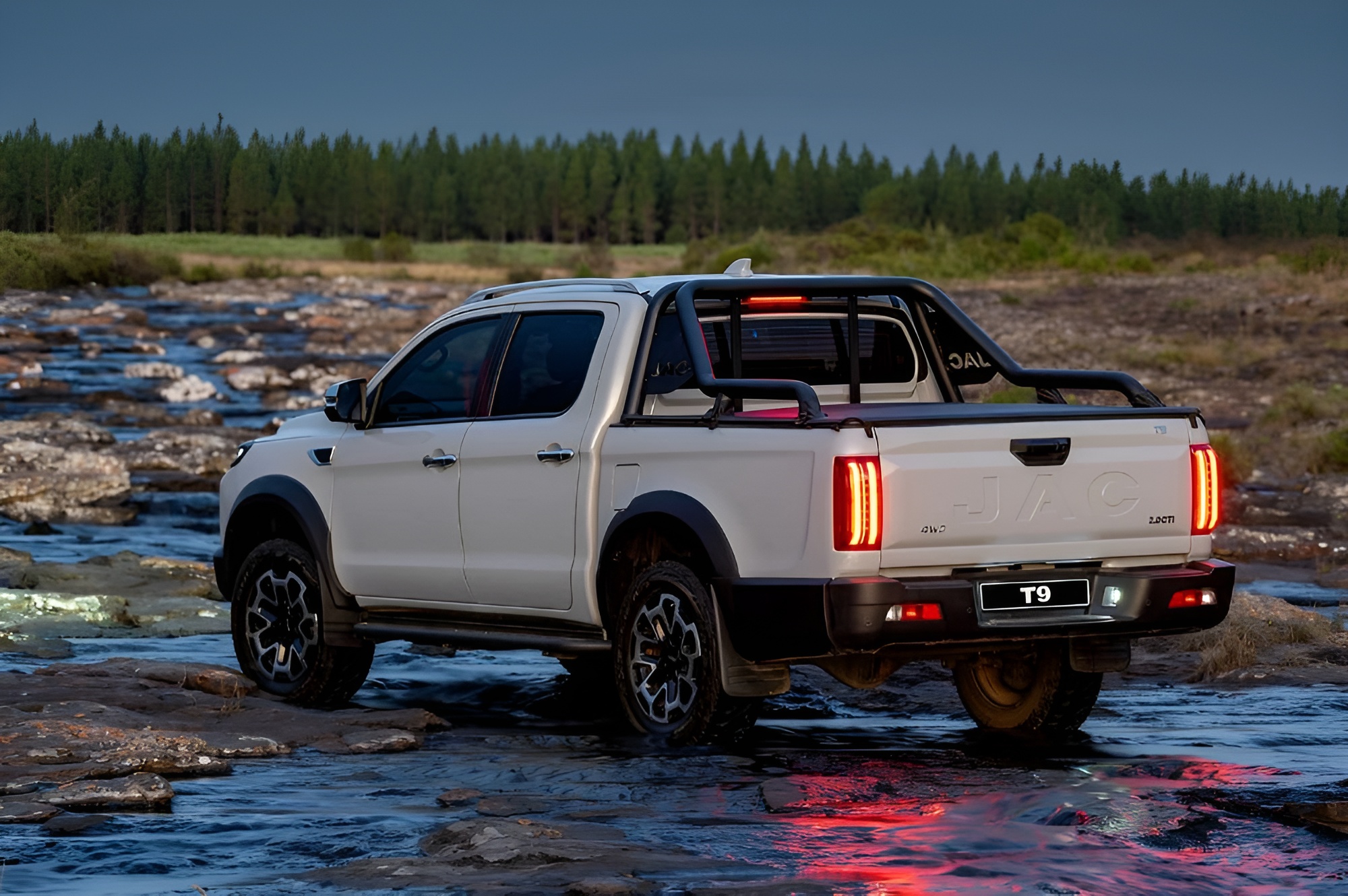 Интерьер/салон нового автомобиля JAC T9