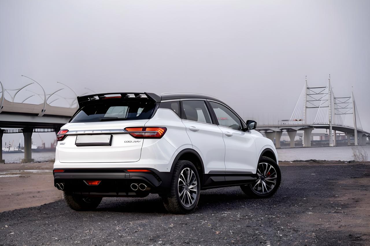 Интерьер/салон нового автомобиля Geely Coolray