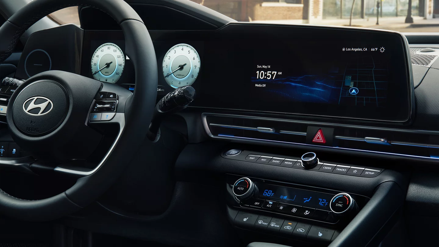 Интерьер/салон нового автомобиля Hyundai Elantra NEW