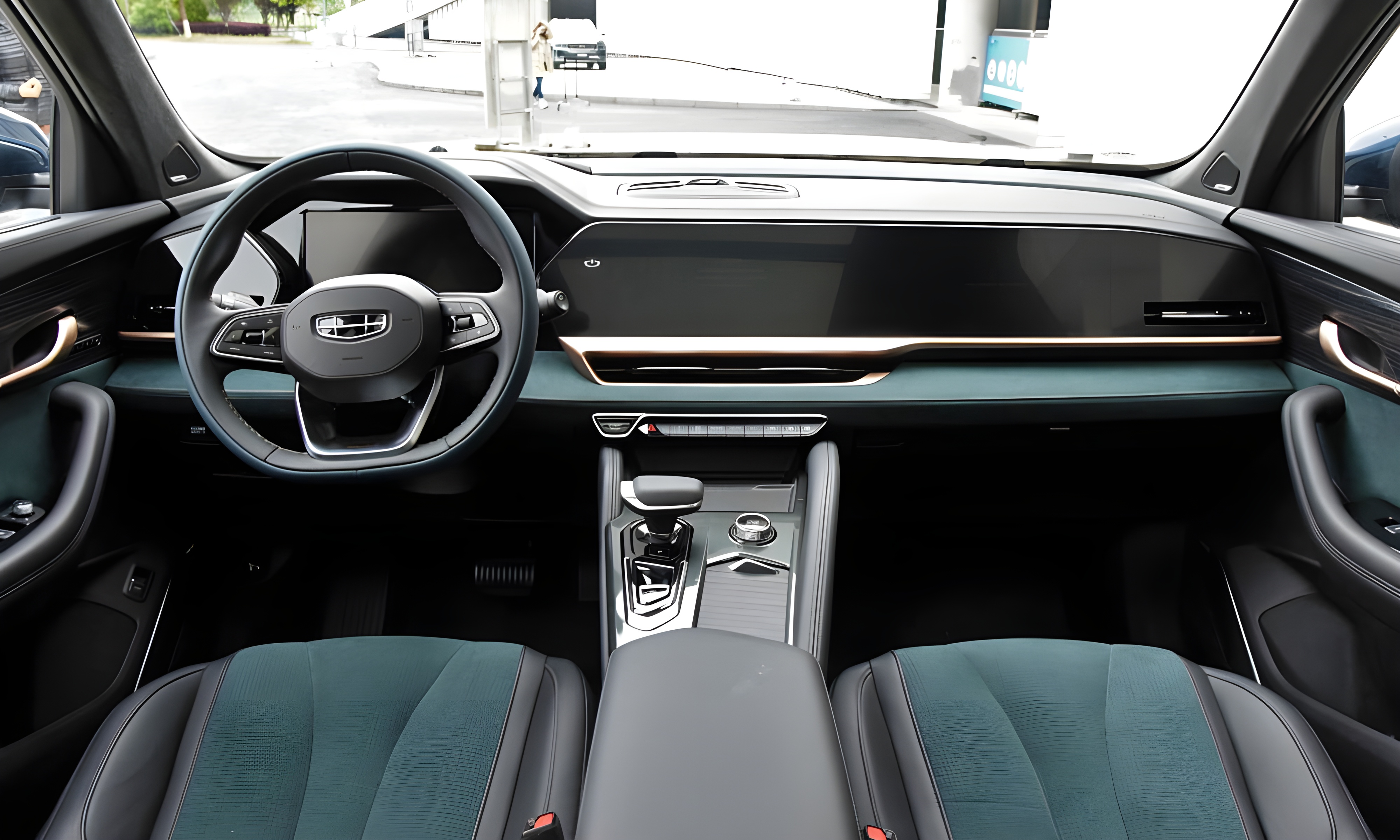 Интерьер/салон нового автомобиля Geely Monjaro