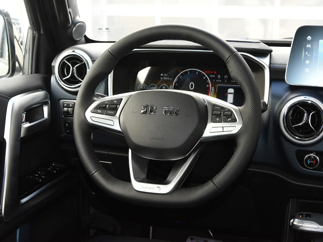 Интерьер/салон нового автомобиля BAIC BJ40