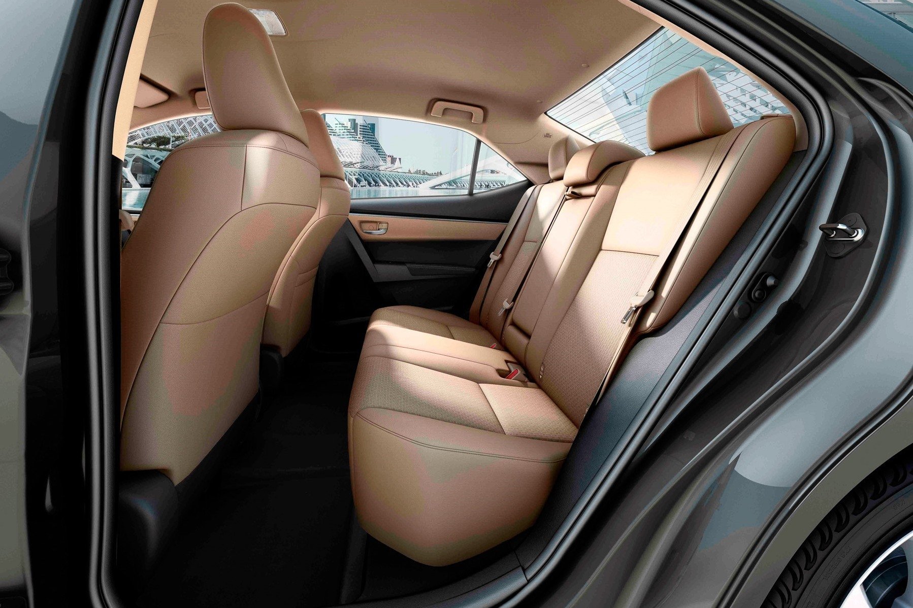 Интерьер/салон нового автомобиля Toyota Corolla