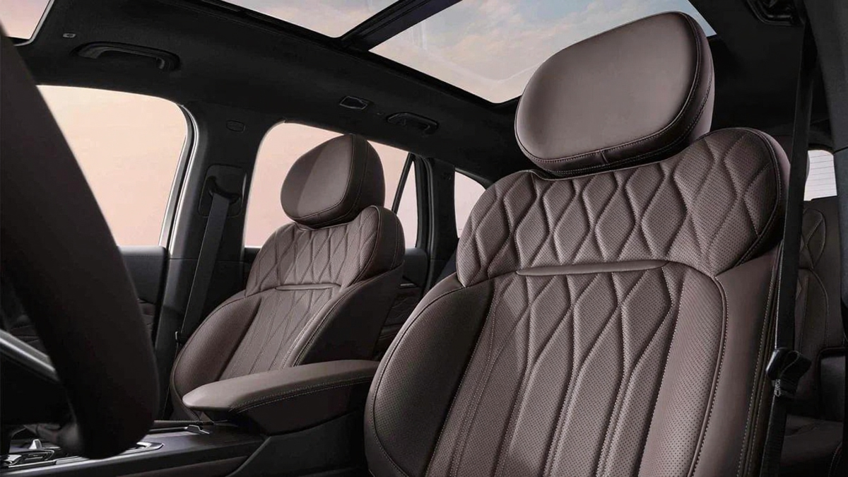 Интерьер/салон нового автомобиля Geely Monjaro New