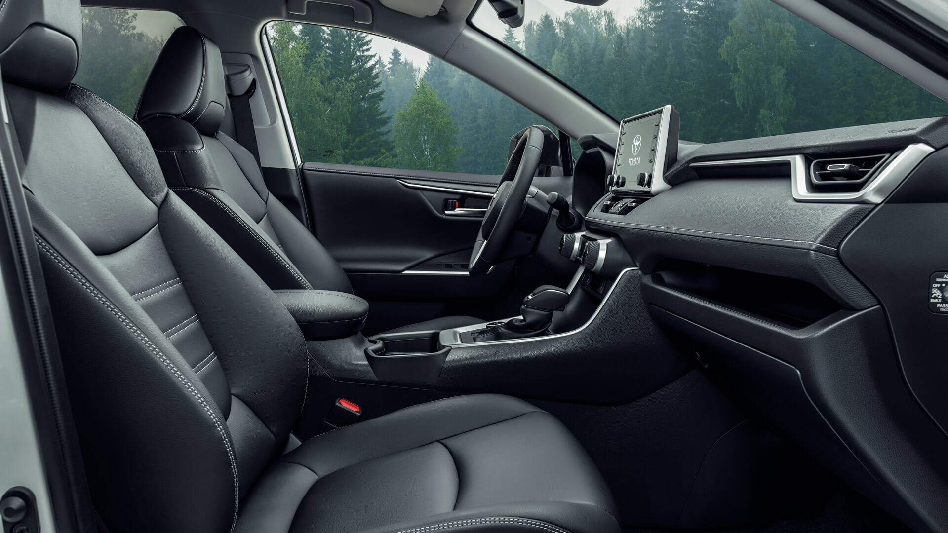 Интерьер/салон нового автомобиля Toyota Rav4