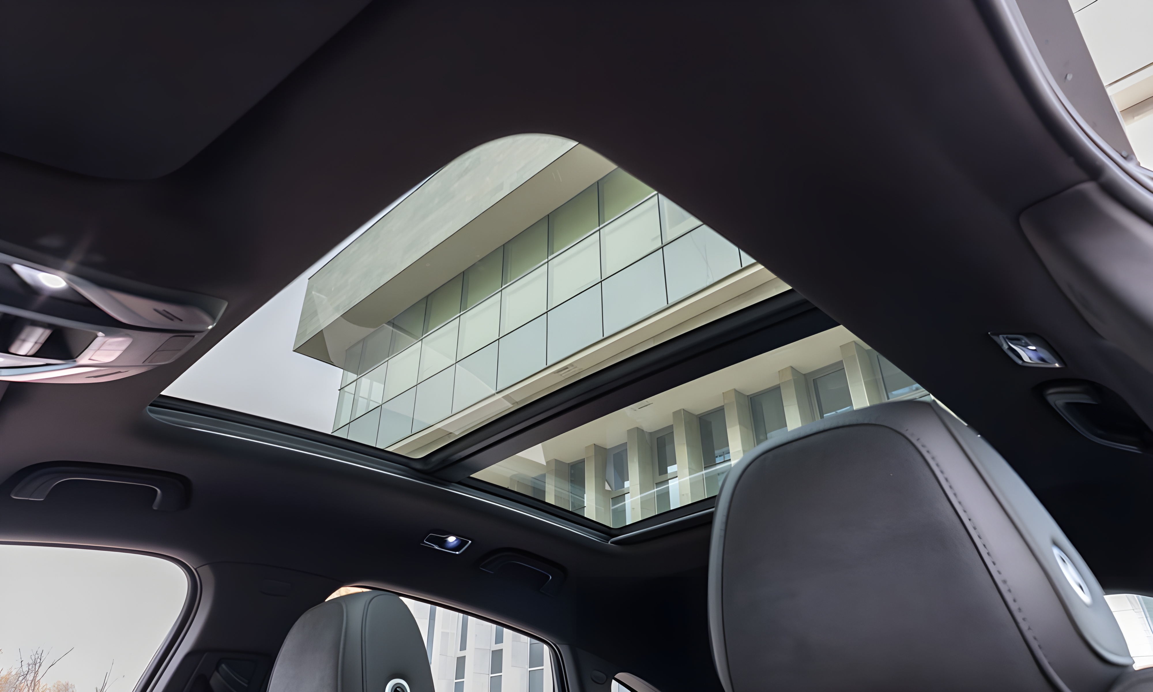 Интерьер/салон нового автомобиля Geely Tugella