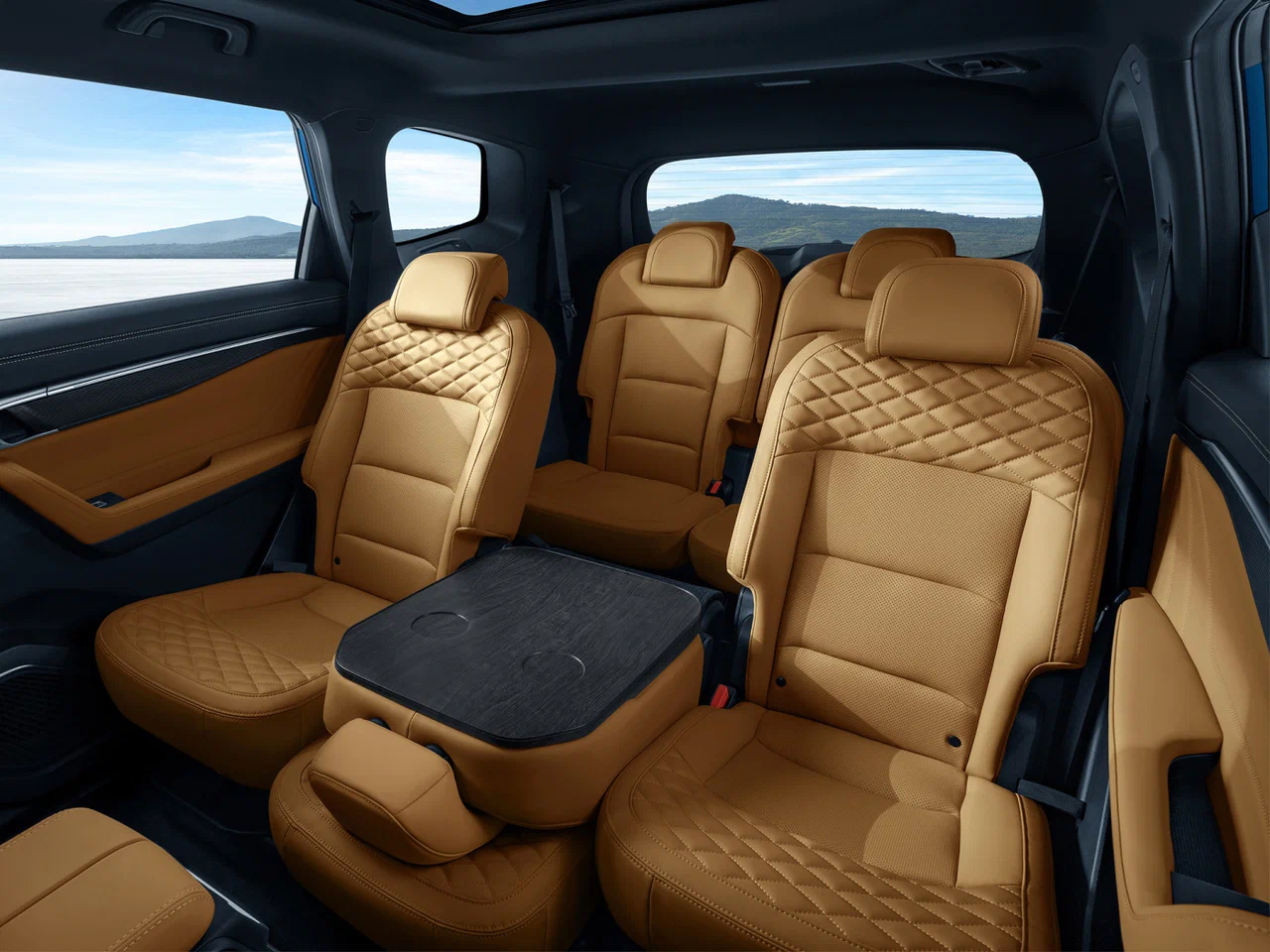 Интерьер/салон нового автомобиля Geely Haoyue L