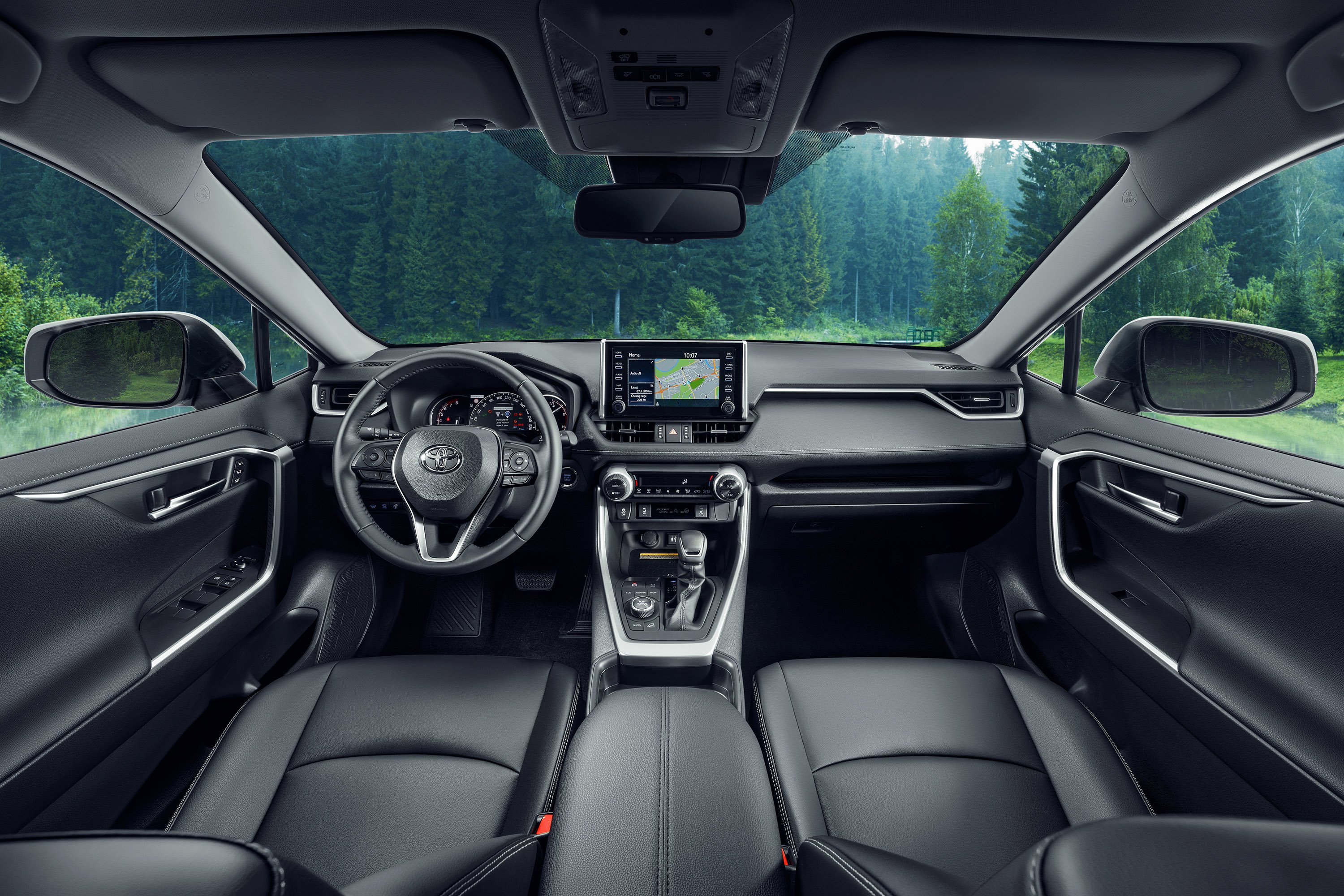 Интерьер/салон нового автомобиля Toyota Rav4