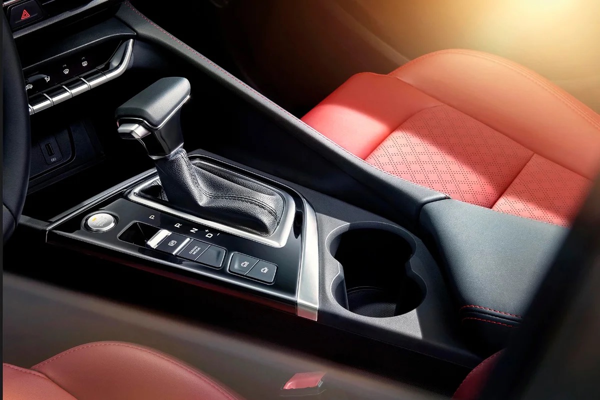 Интерьер/салон нового автомобиля Changan Eado Plus