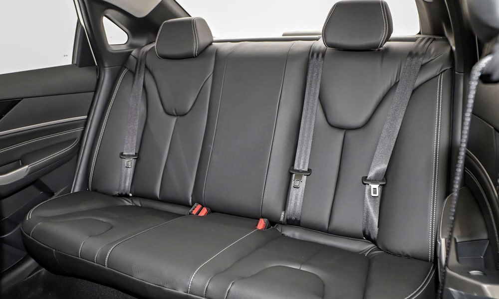 Интерьер/салон нового автомобиля Venucia D60 Plus