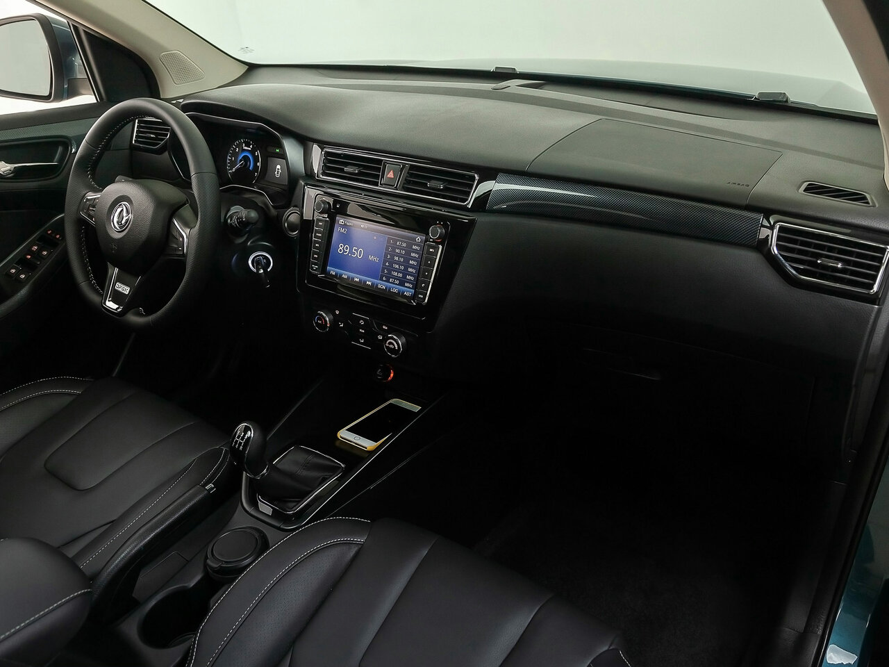 Интерьер/салон нового автомобиля DongFeng 580