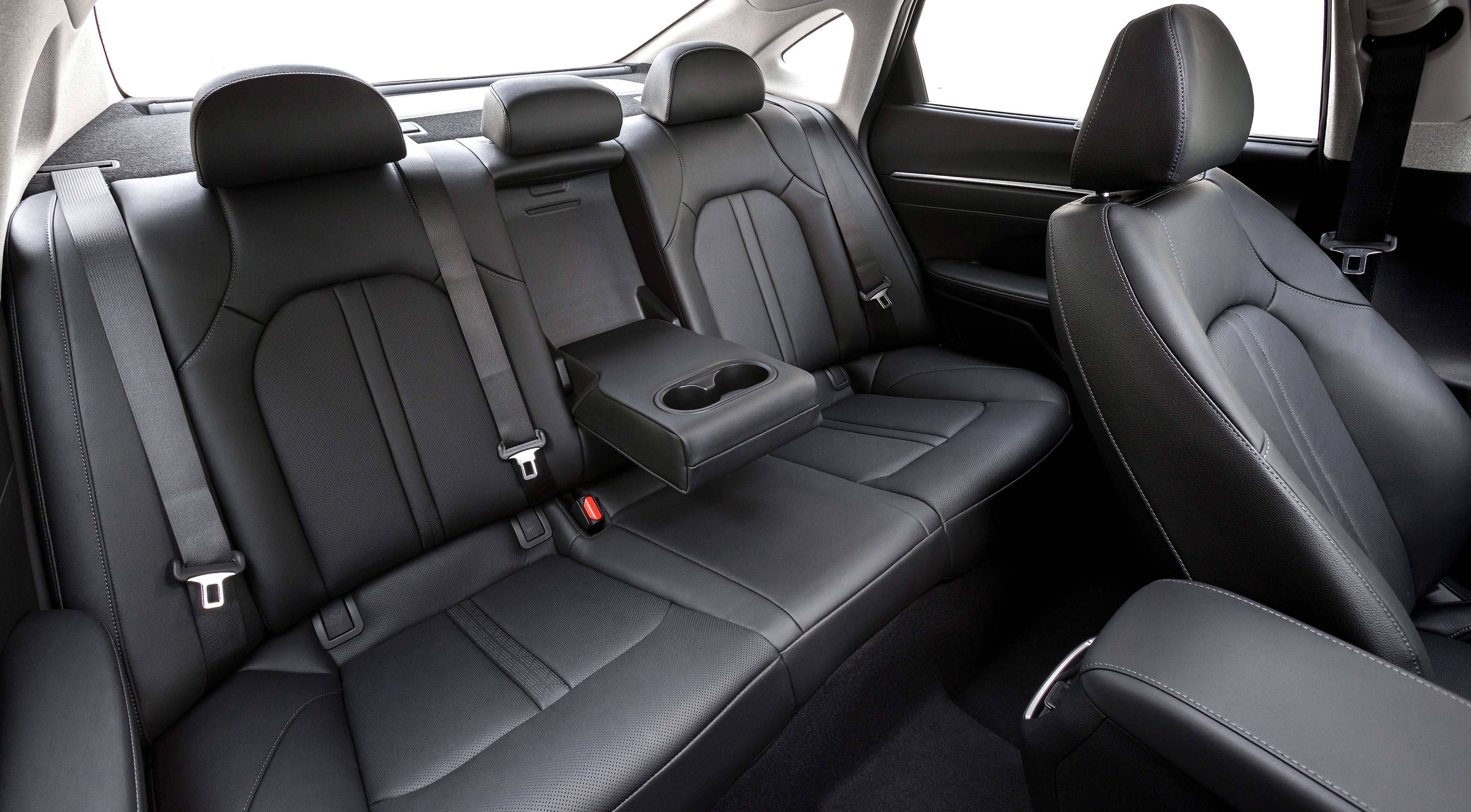 Интерьер/салон нового автомобиля Hyundai Sonata