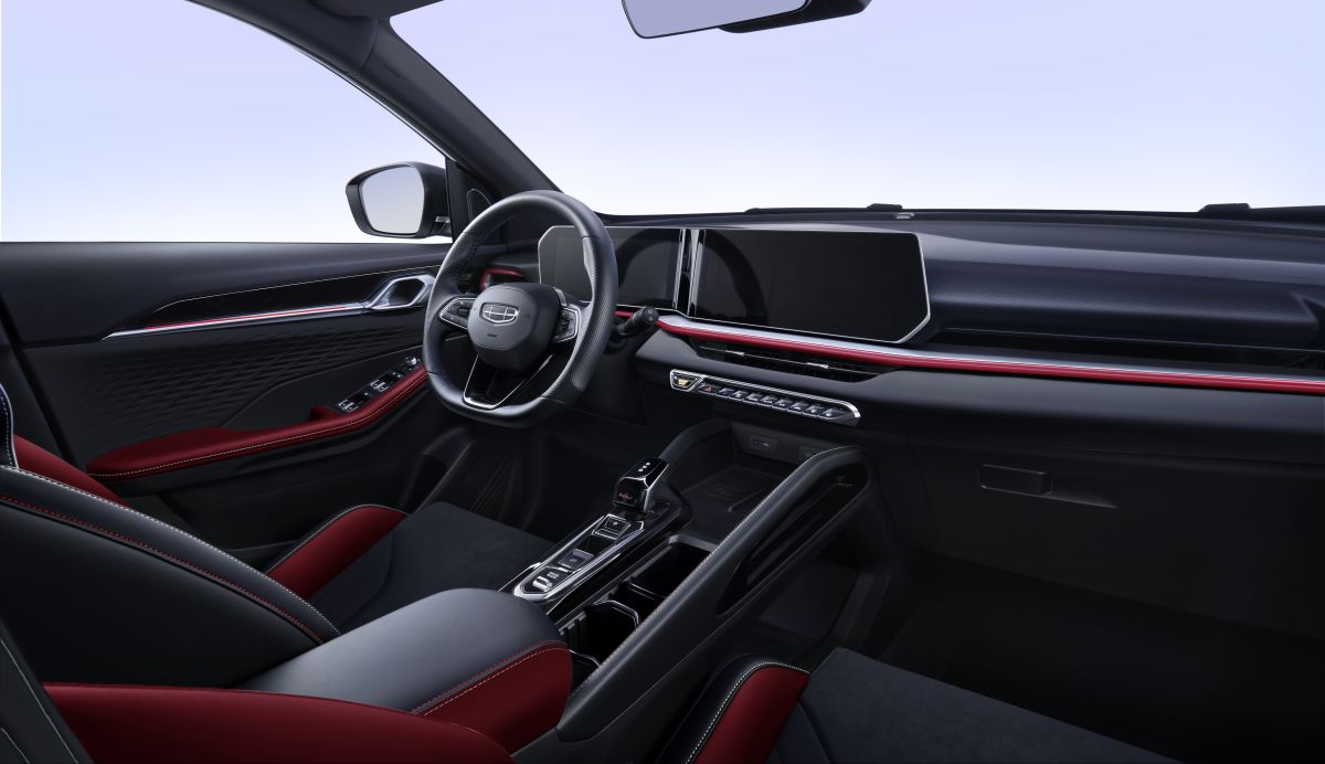 Интерьер/салон нового автомобиля Geely Coolray