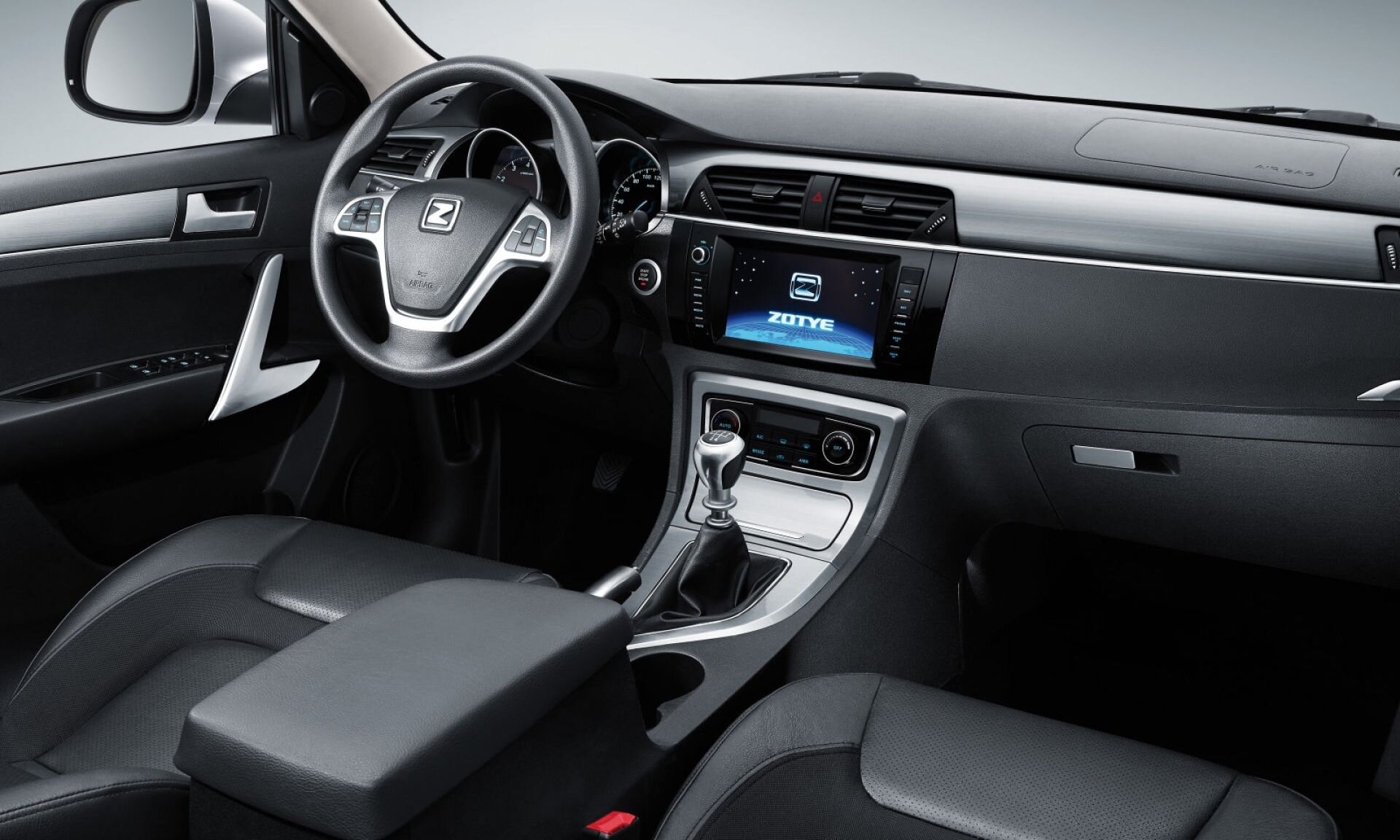 Интерьер/салон нового автомобиля Zotye T600