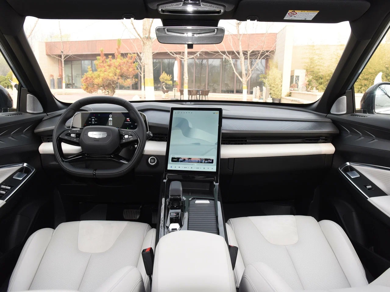 Интерьер/салон нового автомобиля Geely Boyue Cool