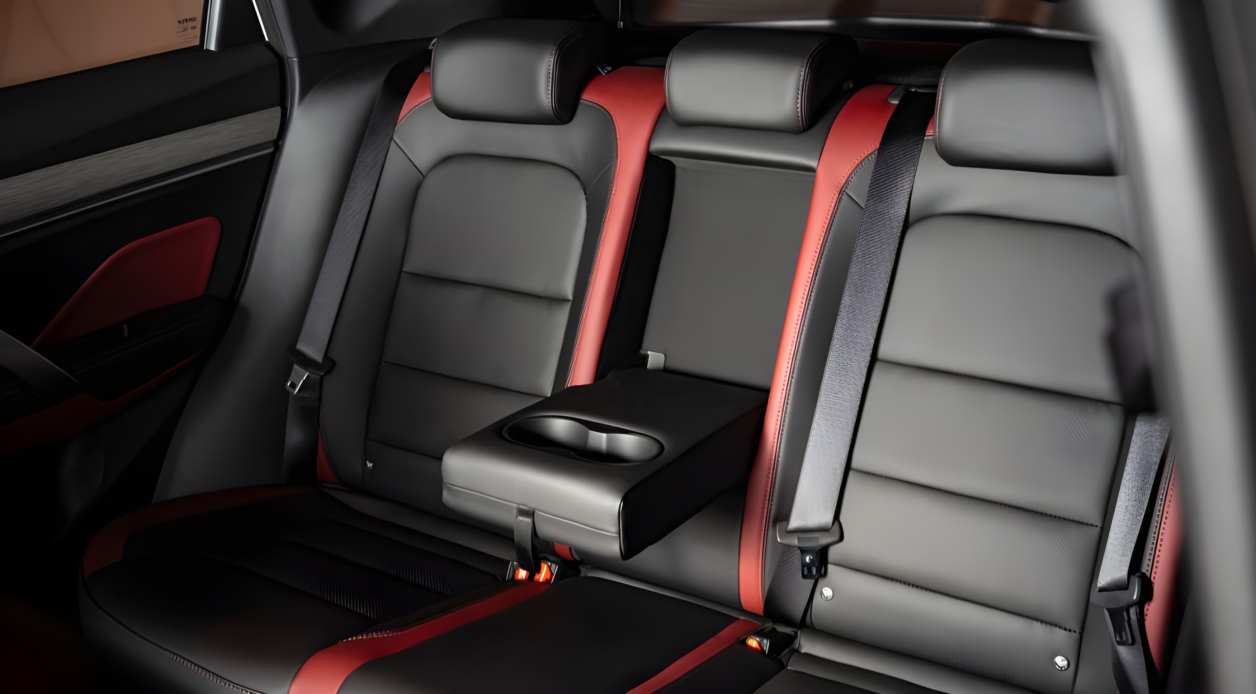 Интерьер/салон нового автомобиля Geely Coolray