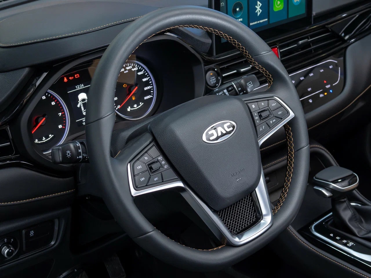 Интерьер/салон нового автомобиля JAC JS4