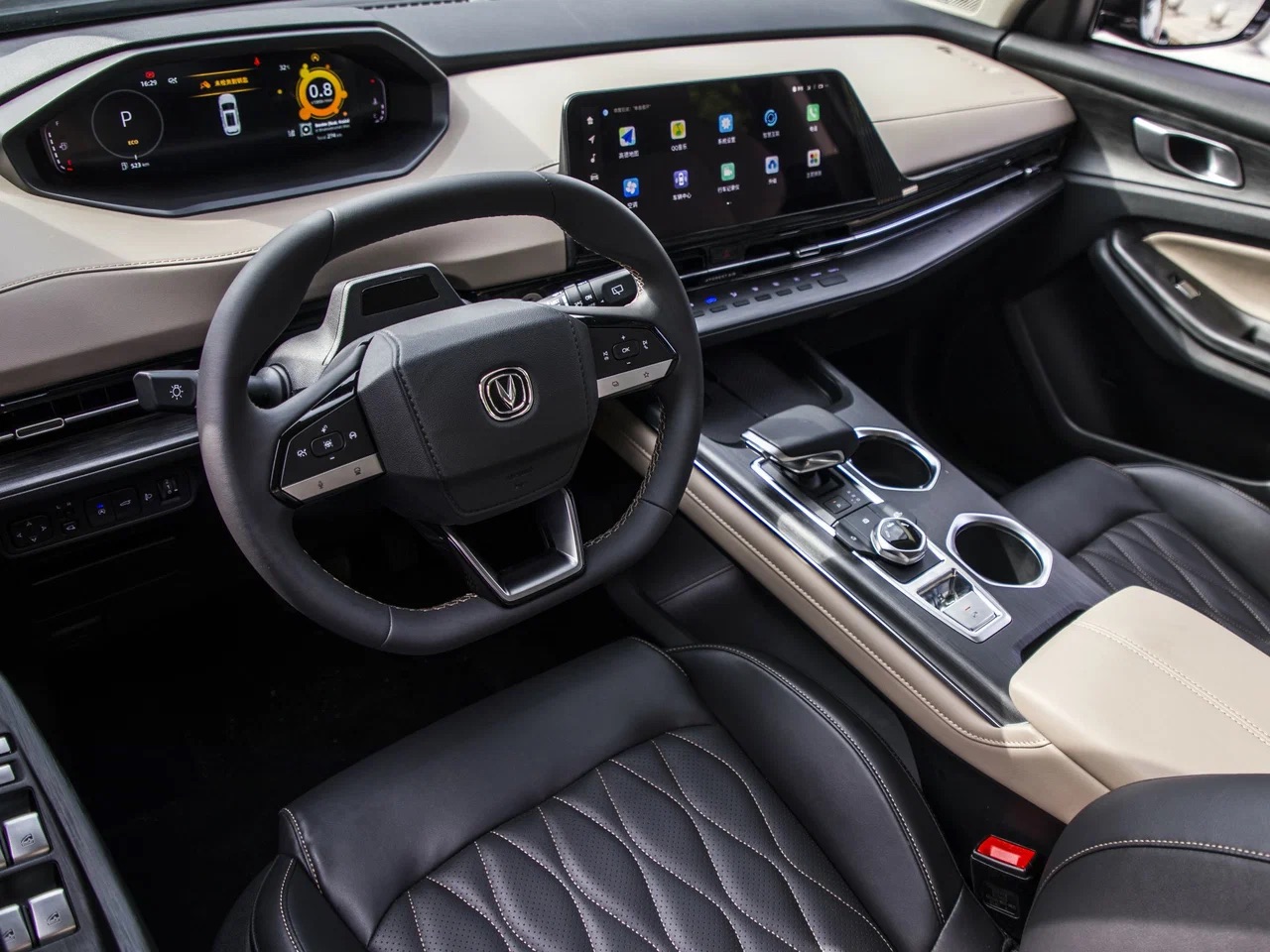 Интерьер/салон нового автомобиля Changan UNI-S