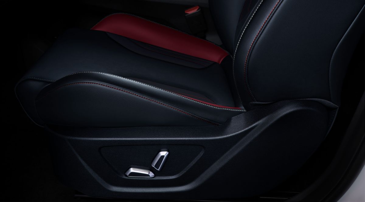 Интерьер/салон нового автомобиля Geely Coolray NEW