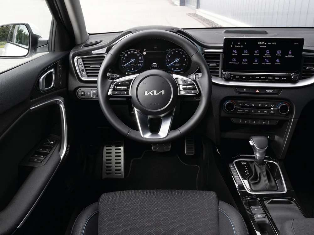 Интерьер/салон нового автомобиля Kia Ceed SW