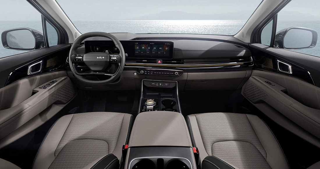 Интерьер/салон нового автомобиля Kia Carnival NEW