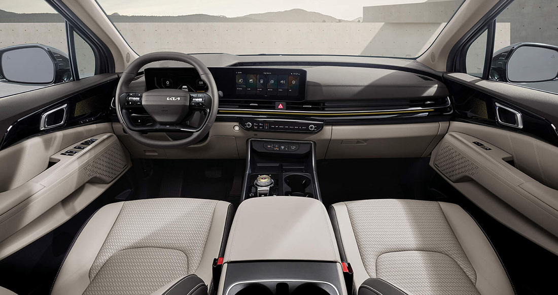 Интерьер/салон нового автомобиля Kia Carnival NEW