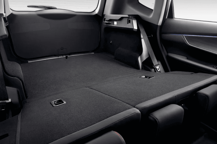 Интерьер/салон нового автомобиля Xcite X-Cross 7