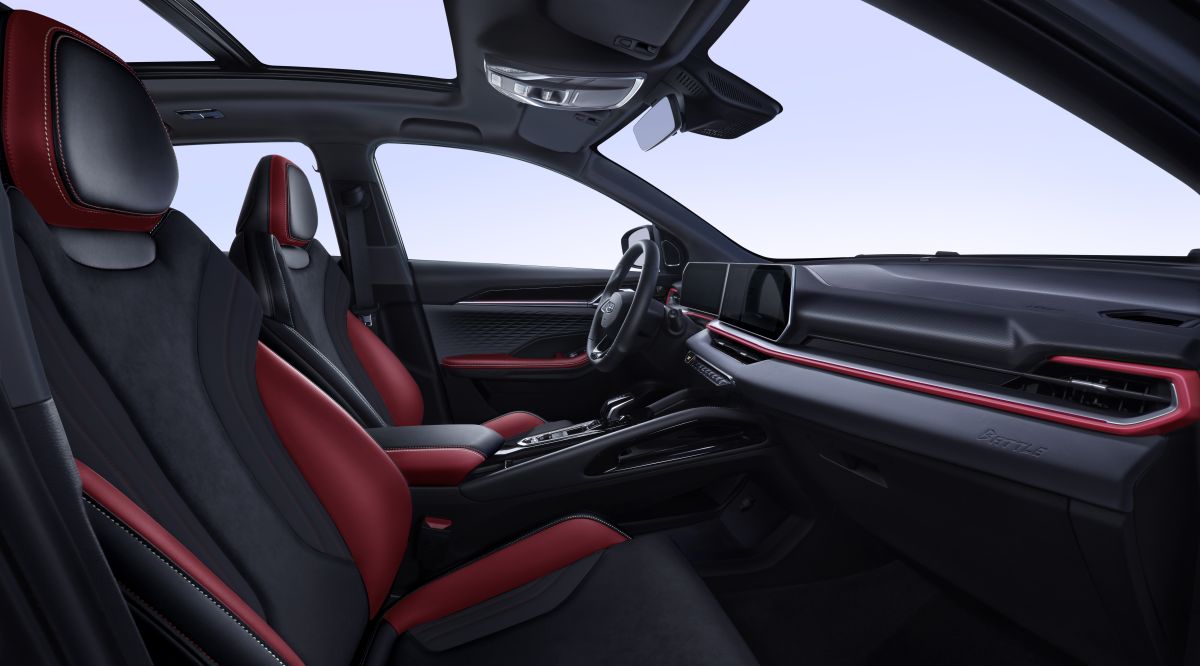 Интерьер/салон нового автомобиля Geely Coolray